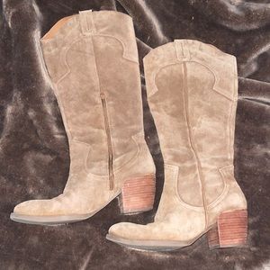 Crown Vintage suede boots